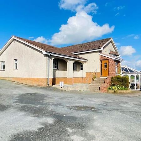 Valley Lodge 3 Bedroom Retreat In Craigantlet Hills เบลฟาสต์ ภายนอก รูปภาพ