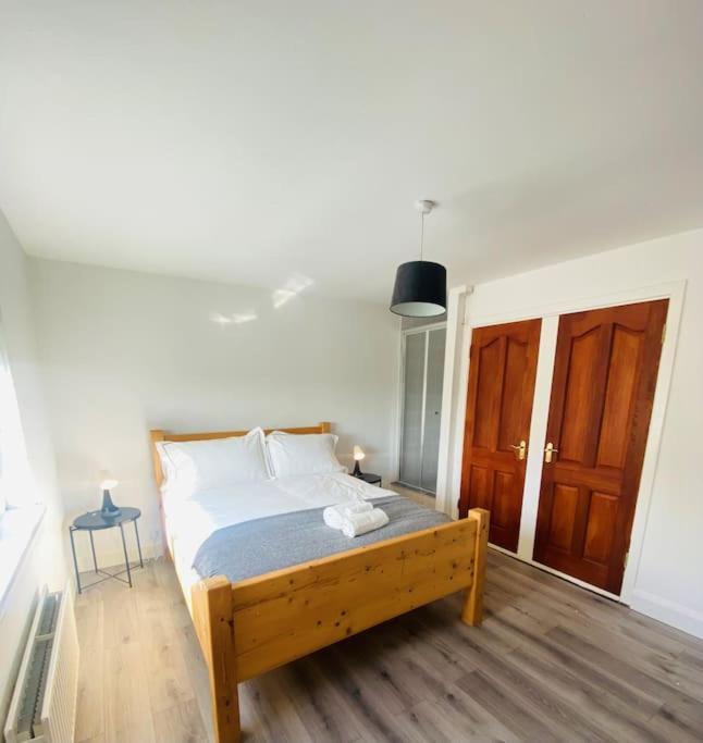 Valley Lodge 3 Bedroom Retreat In Craigantlet Hills เบลฟาสต์ ภายนอก รูปภาพ